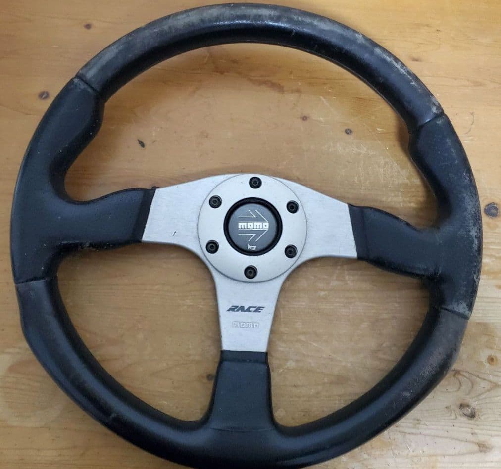 momo RACE ステアリング　中古