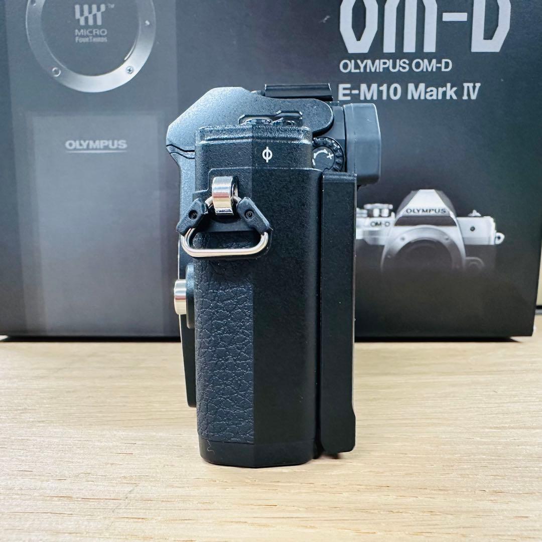 OLYMPUS OM-D E-M10 Mark IV EZ ダブルズームキット