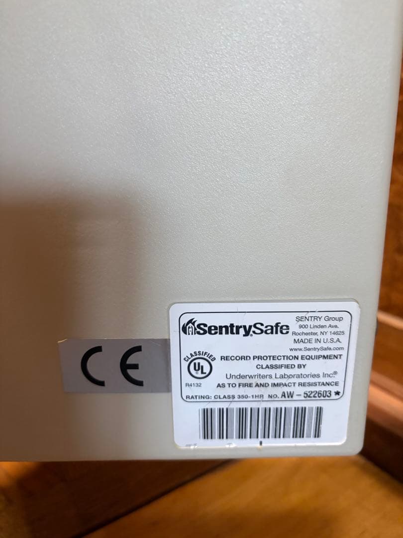 セントリー　ファイヤセーフ　耐火金庫　デジタル　SentrySafe S0607