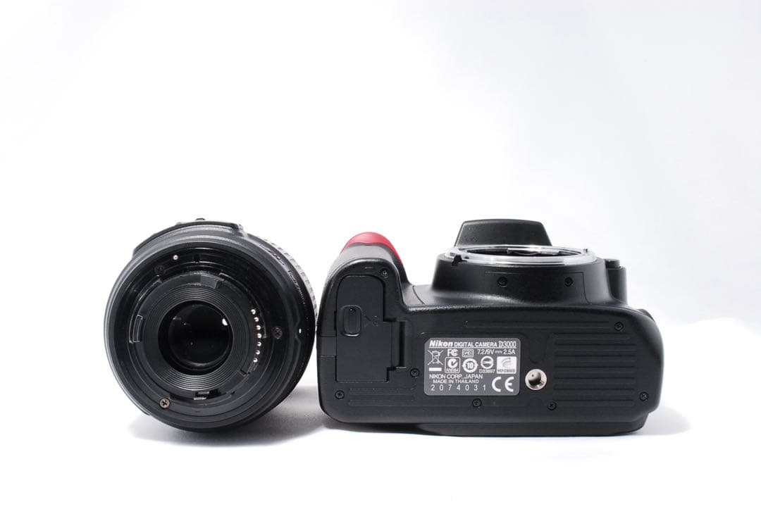 持ち歩き楽々❤️Nikon D3000❤️軽量ボディ✨一眼レフカメラ