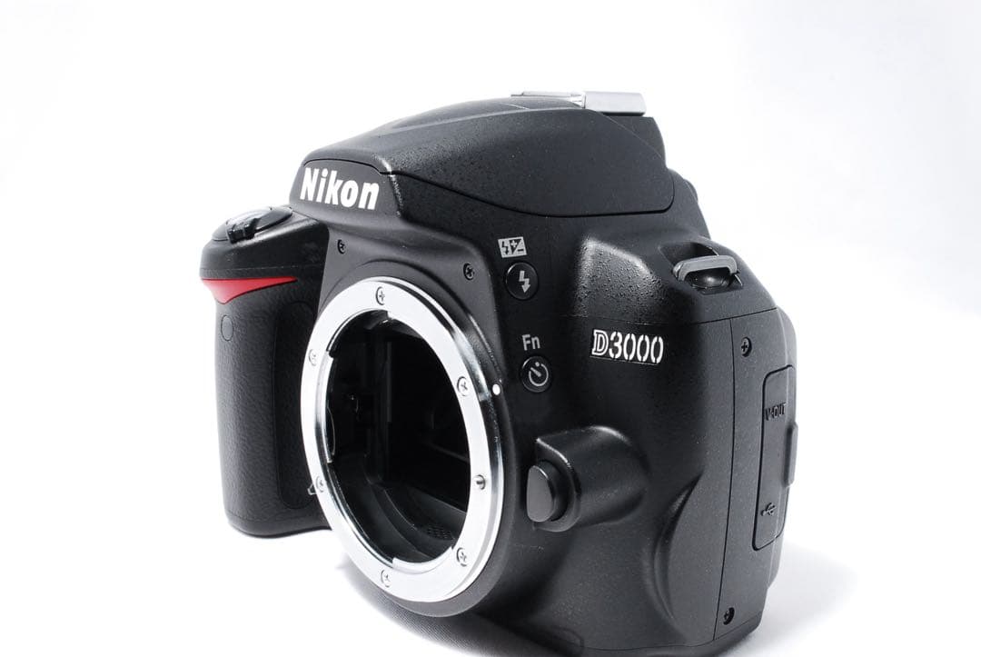 持ち歩き楽々❤️Nikon D3000❤️軽量ボディ✨一眼レフカメラ