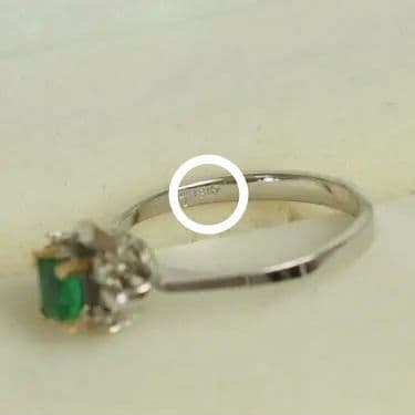 セ*E様 エメラルドリング K18 WG 指輪