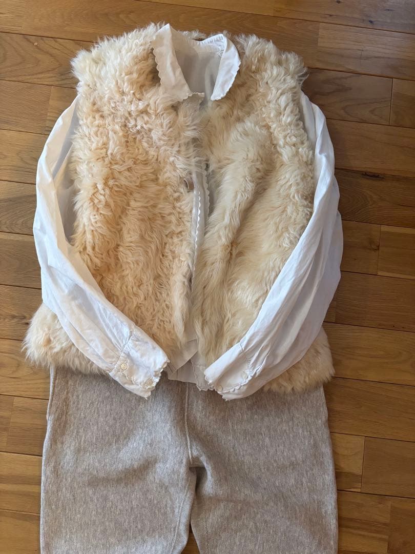 希少　jojo ベスト　ムートン　ミナペルホネン　アンティーク　towavase