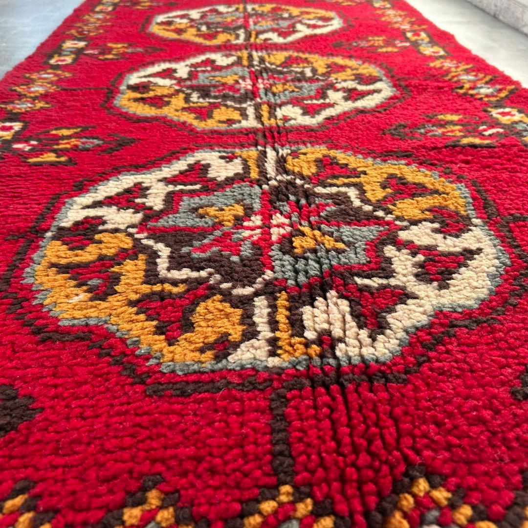 【1990s Vintage】ブルガリア産 125cm × 68cm 厚手ラグ