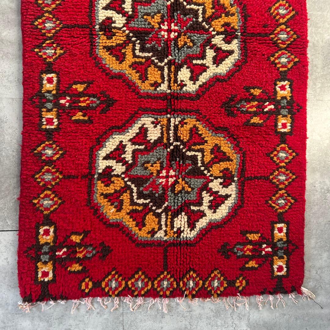 【1990s Vintage】ブルガリア産 125cm × 68cm 厚手ラグ