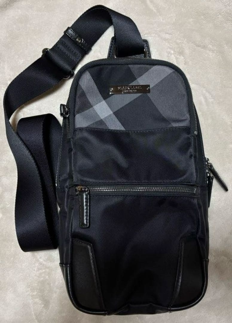 ブラックレーベル　ボディバッグ