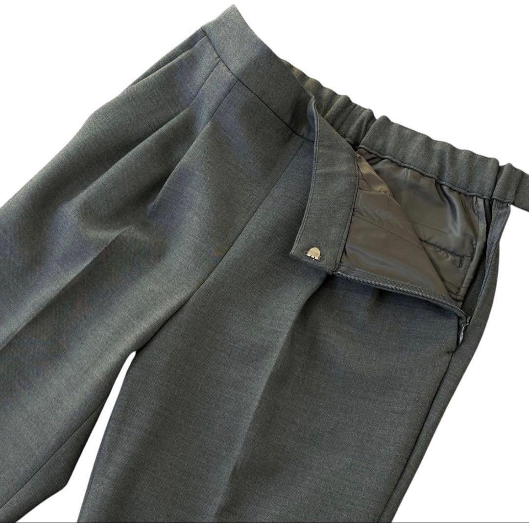 極美品　グリーンレーベル ノーカラー パンツスーツ38 グレー　洗える