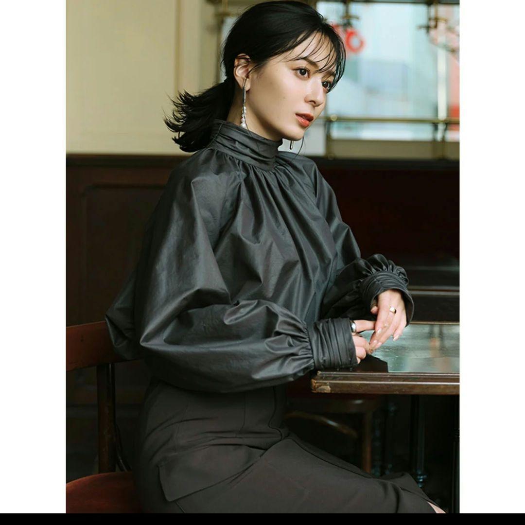 アニュアンス anuans ギャザーディテールデザインブラウス　チャコールグレー