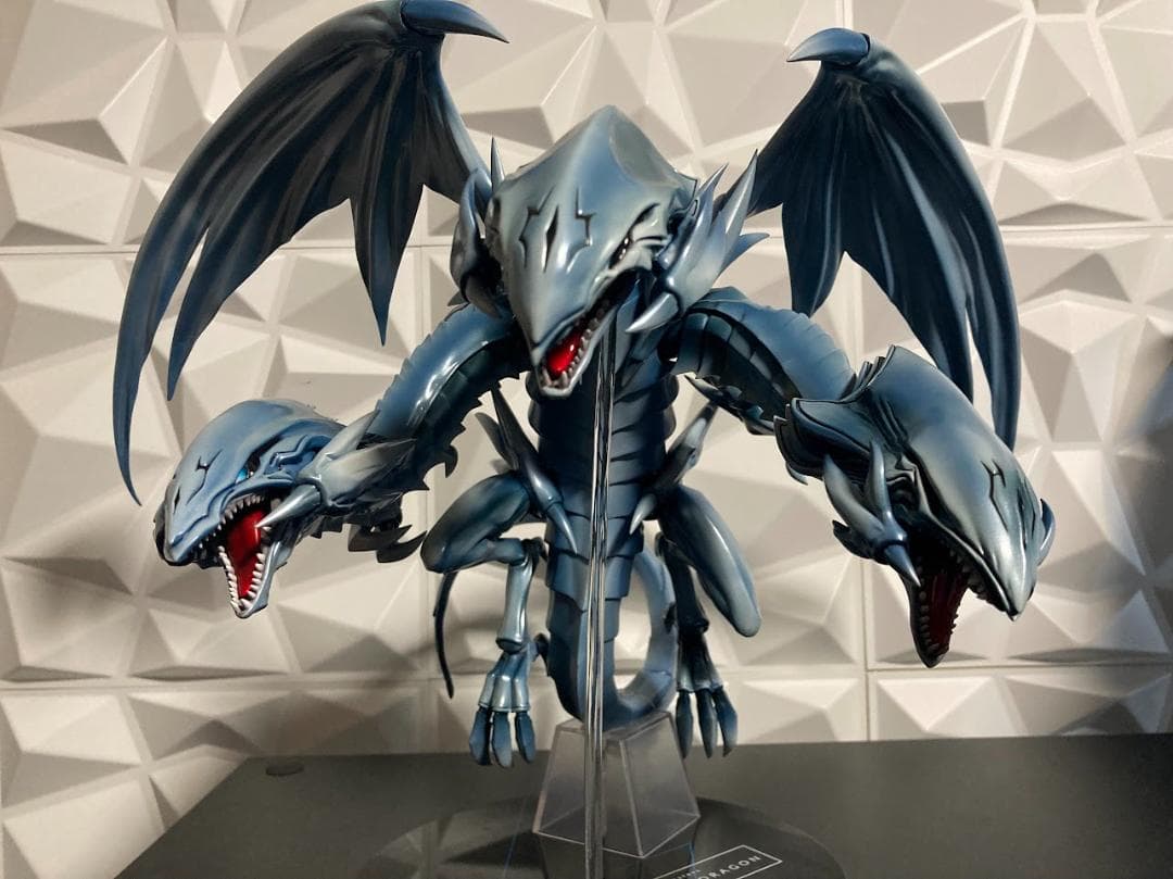 青眼の究極竜 フィギュア あみあみ　ブルーアイズ・アルティメットドラゴン