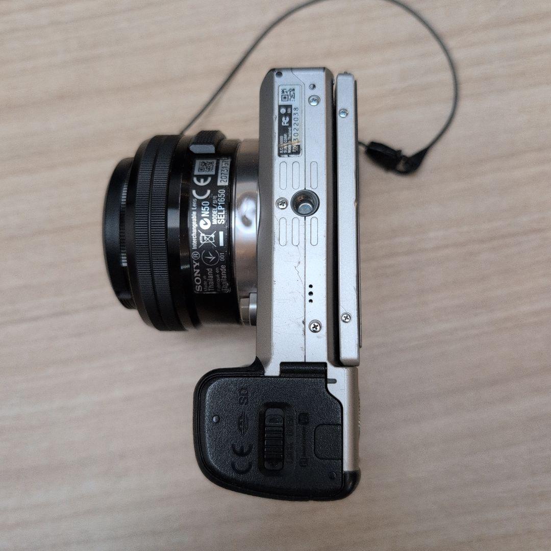 SONY α6000 ミラーレス一眼 レンズキット　バッテリー2個とおまけつき