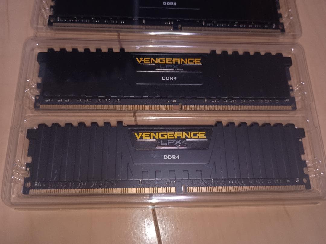 メモリー CORSAIR Vengeance LPX DDR4 32GB (8GBx4)