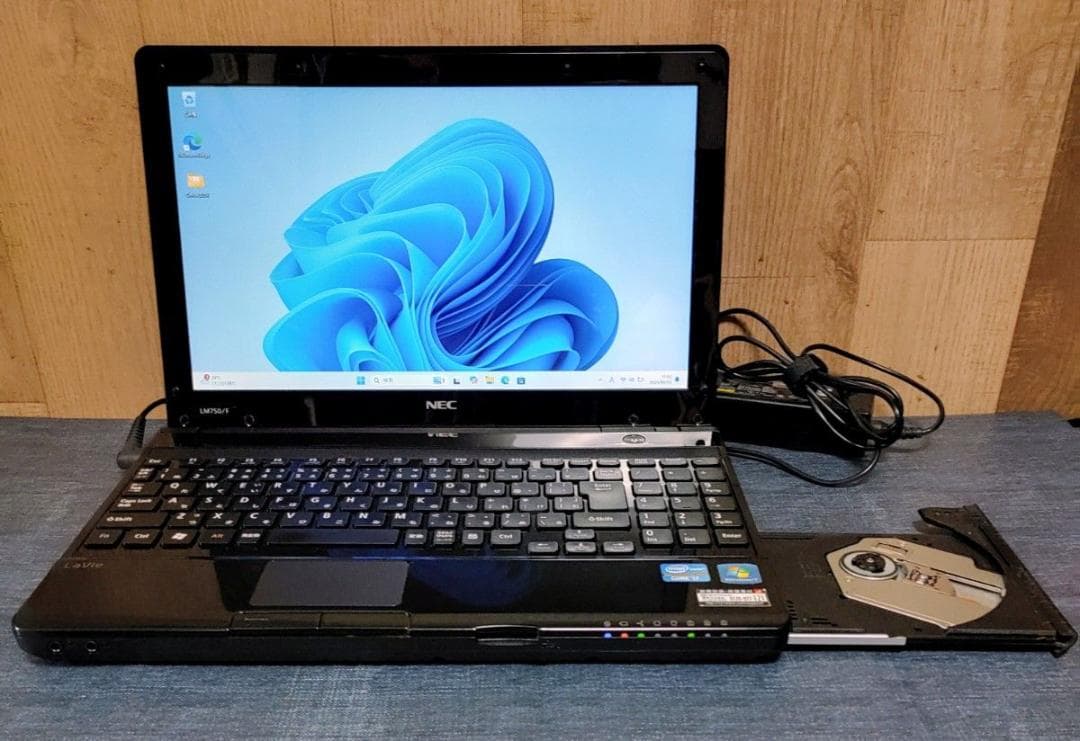 NEC LaVie Corei7 メモリ8GB SSD256GB ブルーレイ対応