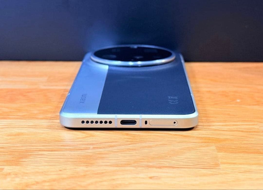 画面傷あり Xiaomi 15 Ultra シルバークローム 512GB 国内版