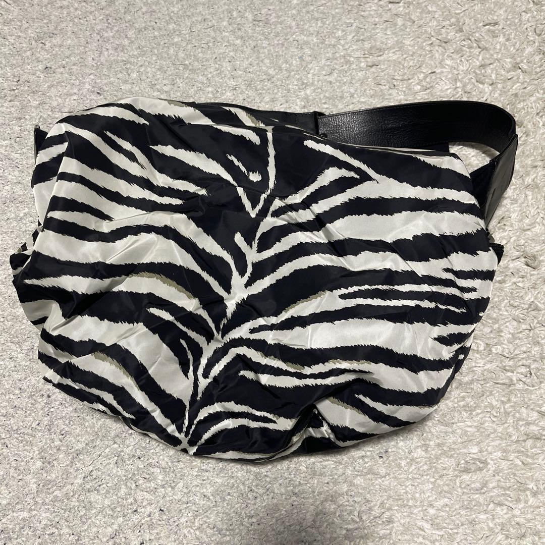 ドリスバンノッテン　ブラック ボディバッグ キャンバス レザー