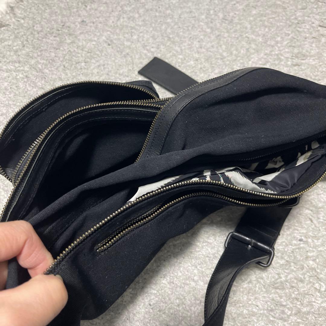 ドリスバンノッテン　ブラック ボディバッグ キャンバス レザー