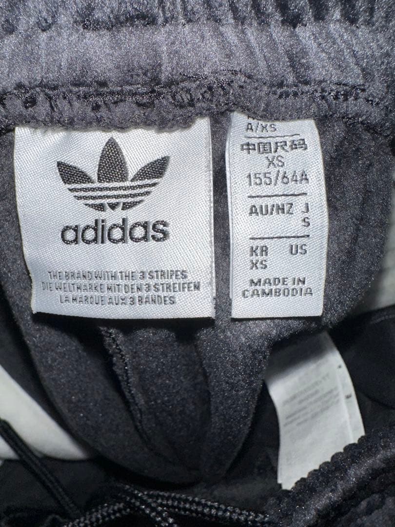 adidas ベロアセットアップ