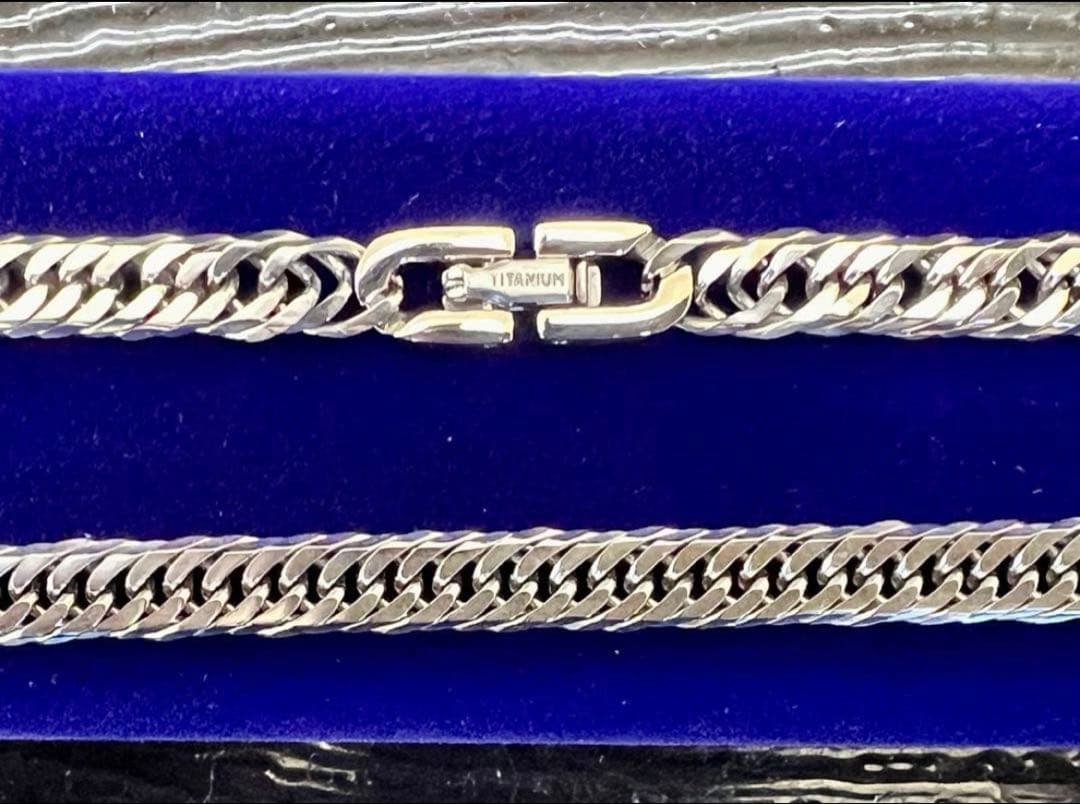 6面トリプルカット　喜平ネックレス　純チタン