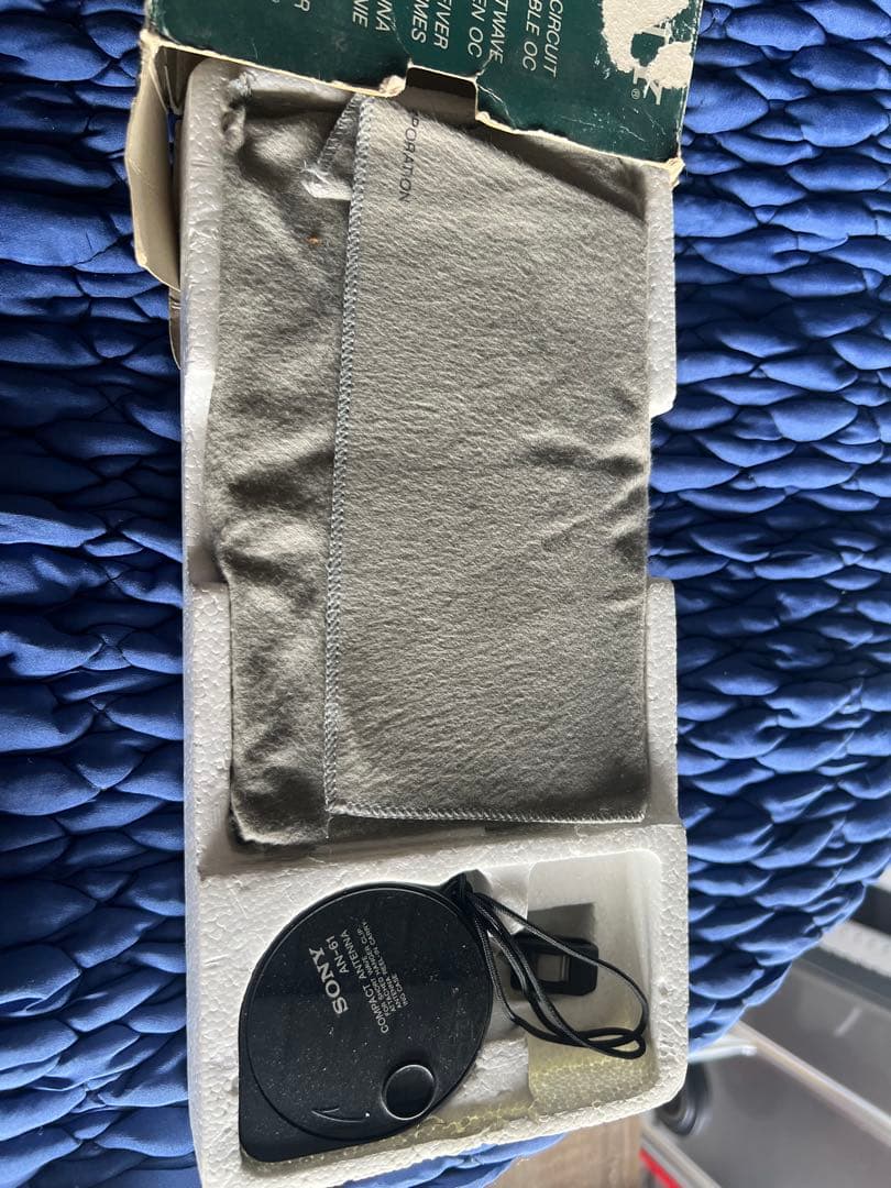 Sony ICF-7601 12バンドラジオ