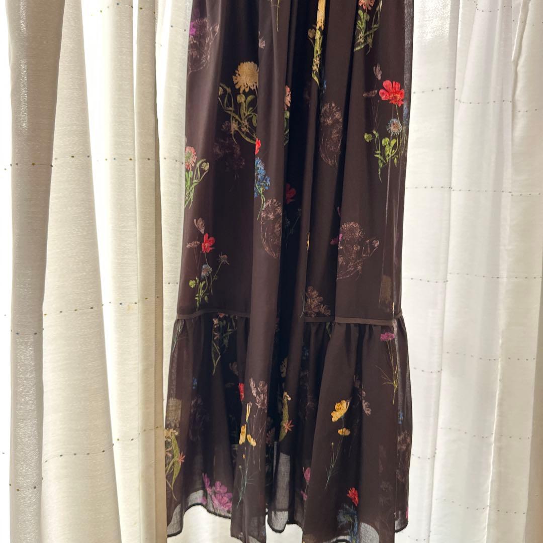 SNIDELフラワードロストディティールワンピース