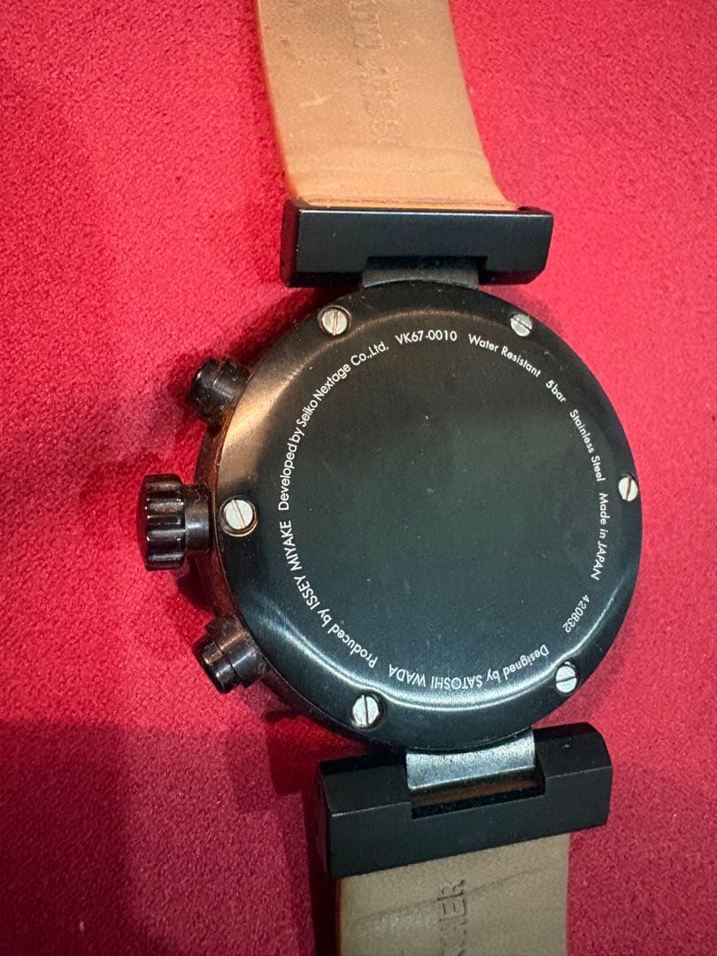 【動作品】 イッセイミヤケ 腕時計 VK67-0010 クロノグラフ
