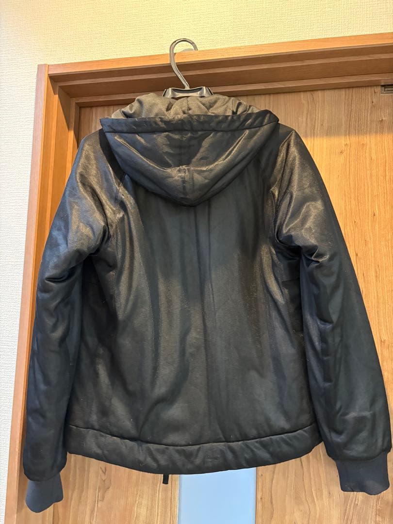 STONE  フード付きブラックジャケット