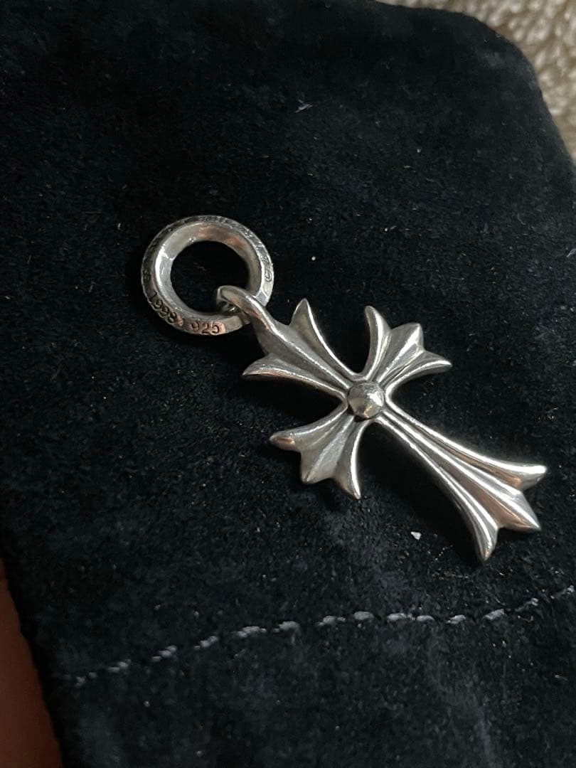 クロムハーツ タイニーCHクロス チャーム