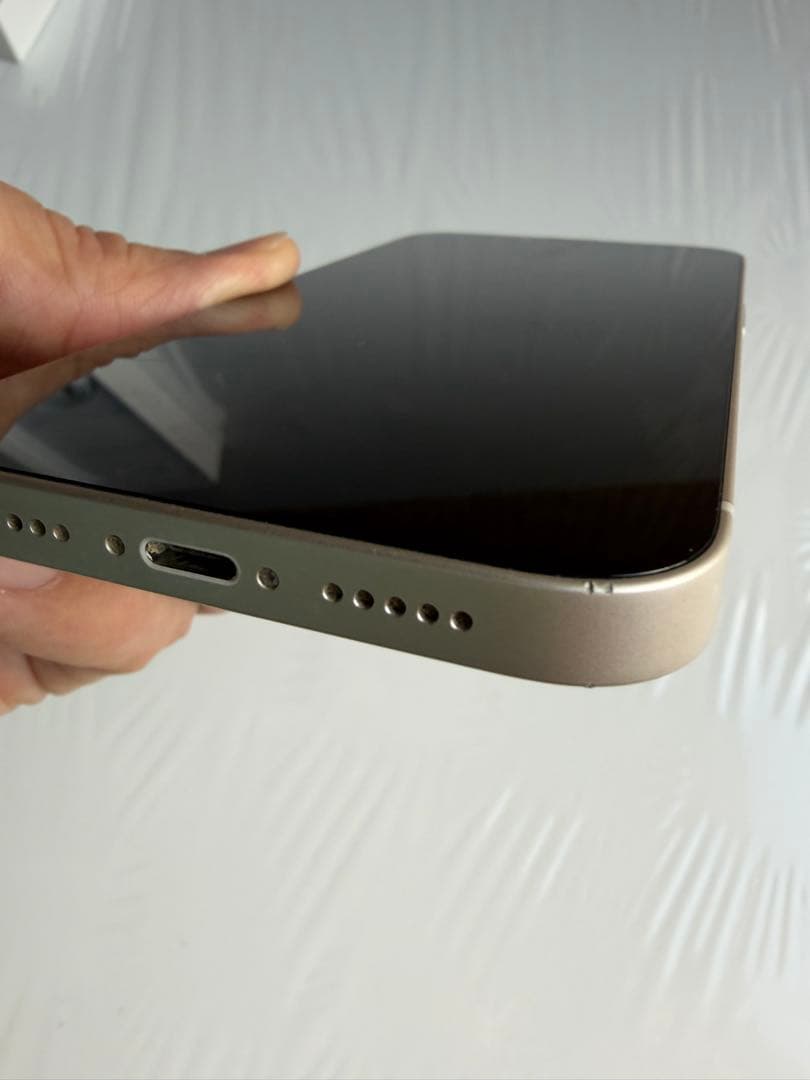 Apple iPhone 13 本体 ホワイト　ケース　充電ケーブル付き