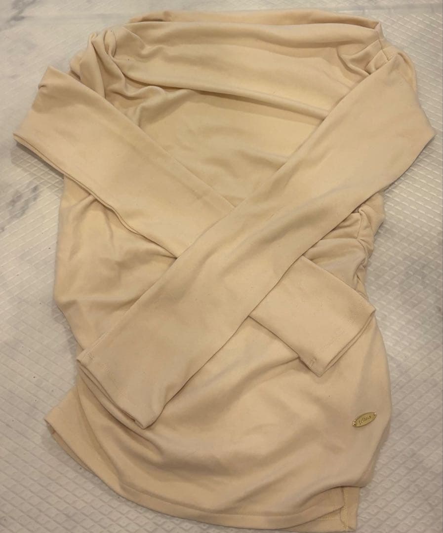 polaura アシンメトリードレープロングスリーブトップス