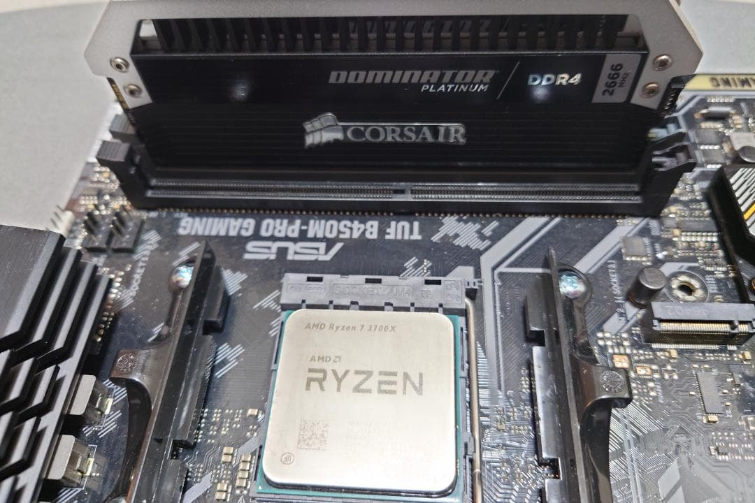 TUF B450M-PRO GAMING Ryzen 7 3700X メモリー
