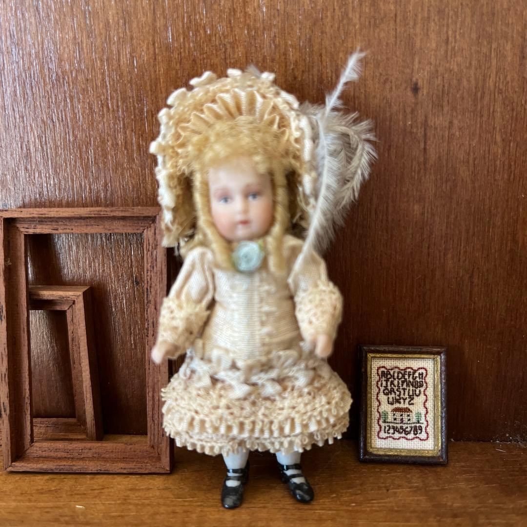 ミニチュアドール　ビスクドール