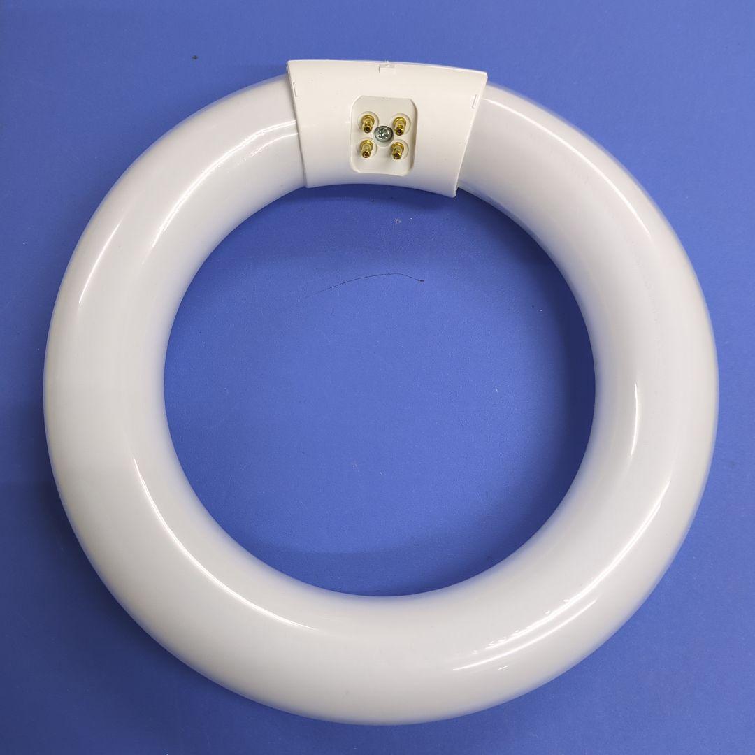 HITACHI リングライト 15ワット　白色、昼光色合わせて 22個セット