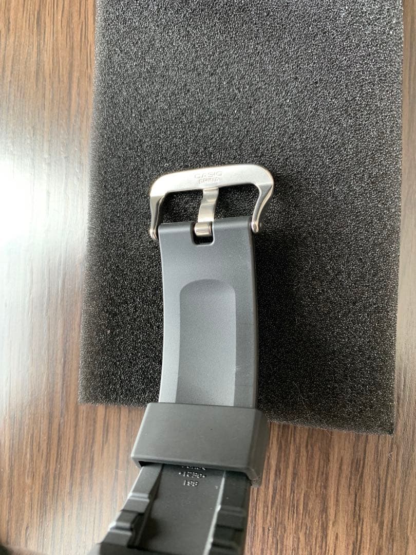 【新品】定価6万円 CASIO G-SHOCK GST-B100 電波ソーラー