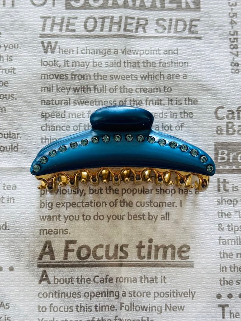 accaヘアクリップ 青 スワロフスキー