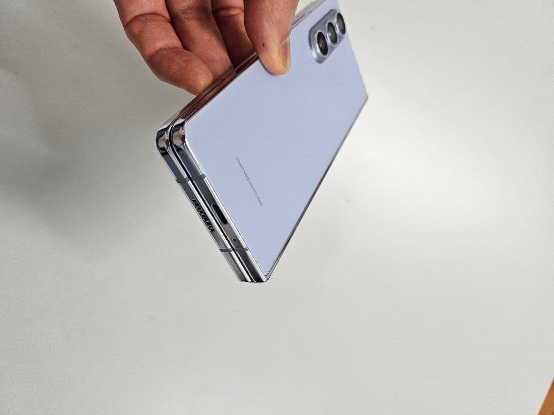 Samsung Galaxy Z Fold5 本体