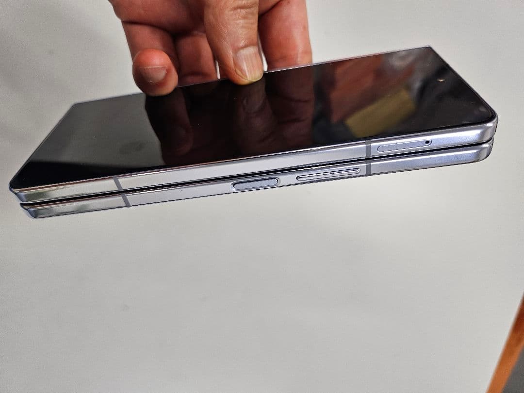 Samsung Galaxy Z Fold5 本体