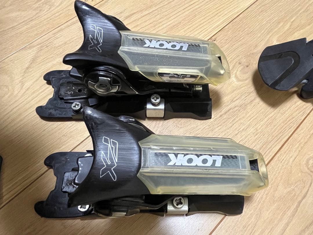 Look トゥー　Pivot 15 、ヒール　PX15 スキー ビンディング