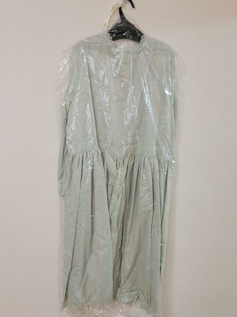 ベルラネルオスオリカ バラトーションレース付きワンピース