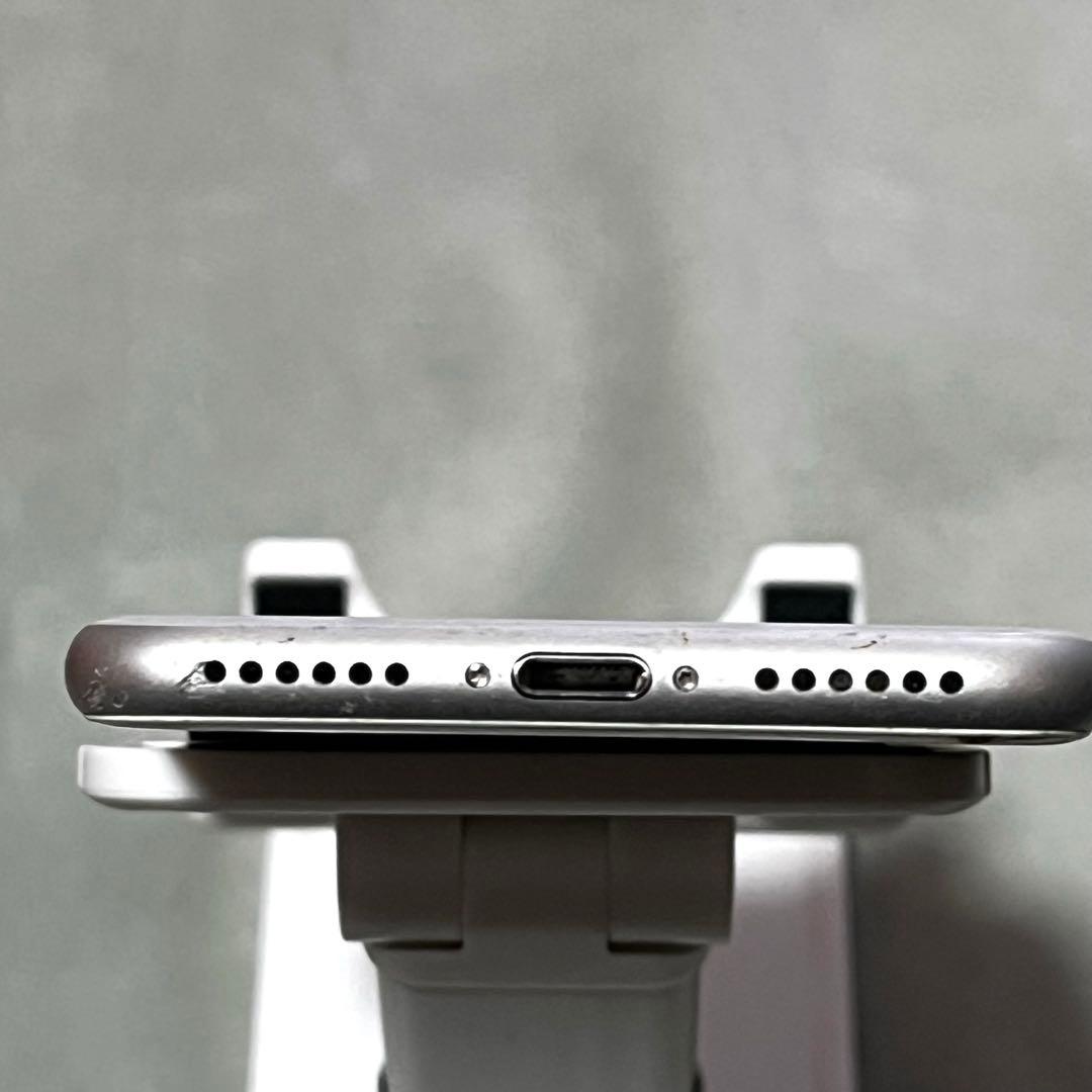 Apple iPhone8 64GB 本体 シルバー SIMロック解除済