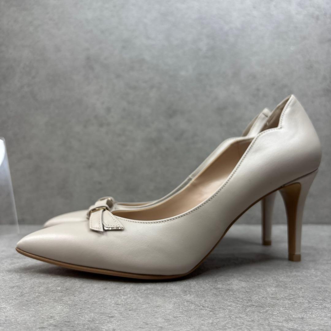 新品！DIANA ダイアナ　ベージュ　ポインテッド　ラメリボン　レザーパンプス