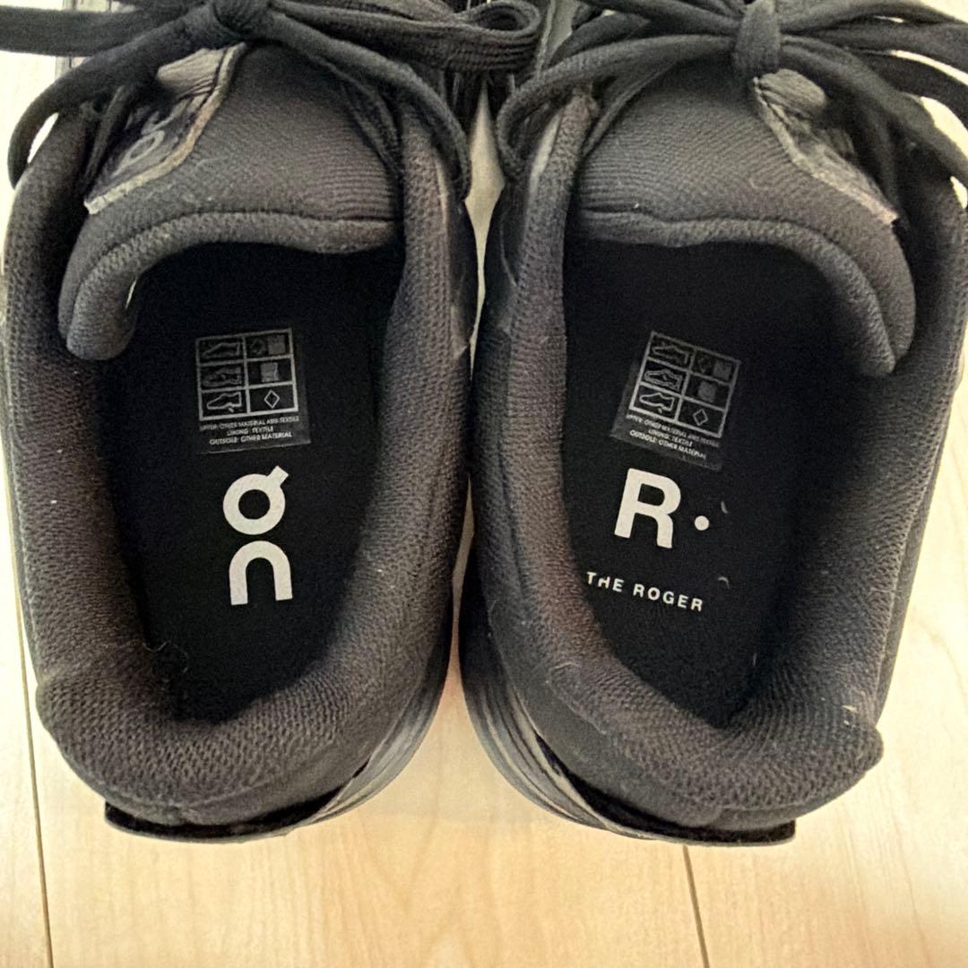 on ブラック スニーカー25cm
