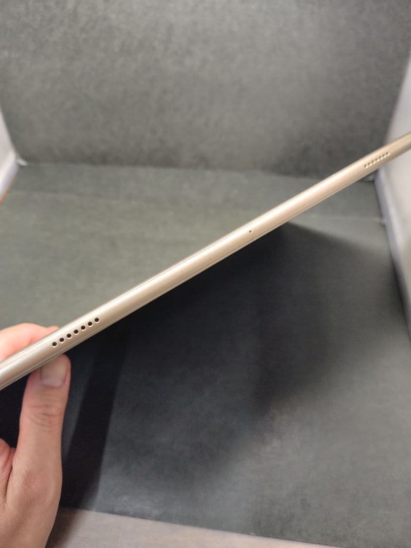 d tab 大画面 Androidタブレット本体　SIMフリー　バッテリー良好