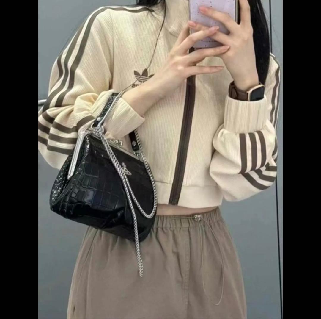 adidas クロップドジャケット