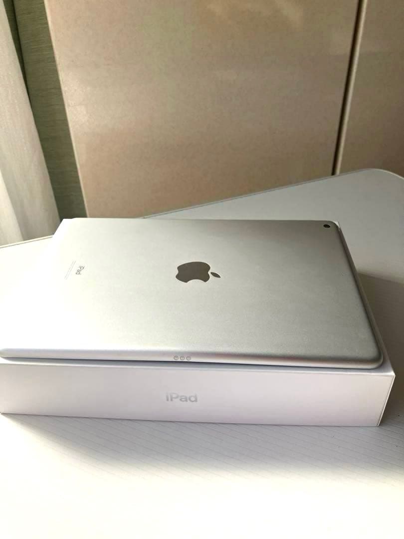 美品✨Apple iPad 第9世代64GB Wi-Fi シルバー箱付属品付
