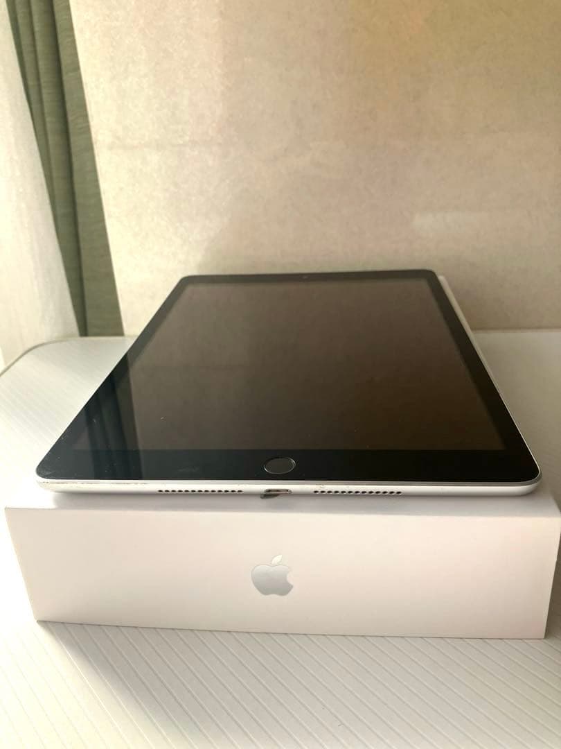 美品✨Apple iPad 第9世代64GB Wi-Fi シルバー箱付属品付