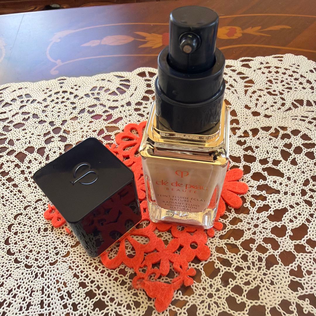 クレドポーボーテ タンフリュイドエクラ OC10 オークル10