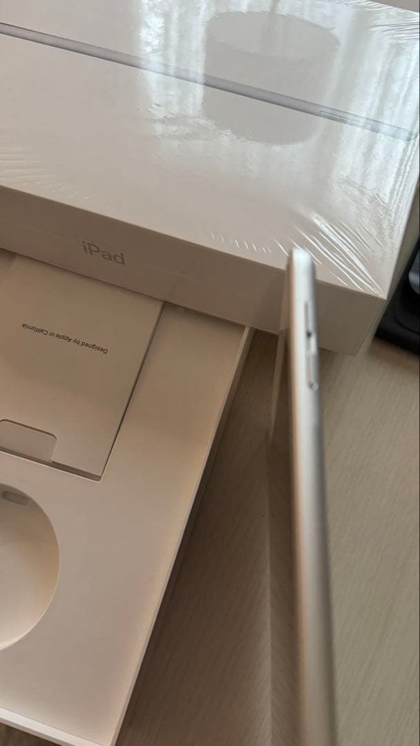 美品 iPad 9.7 128GB simフリーWi-Fi + Cellular