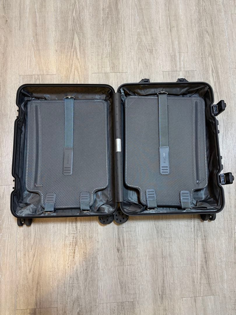 リモワ　オリジナル　キャビンS