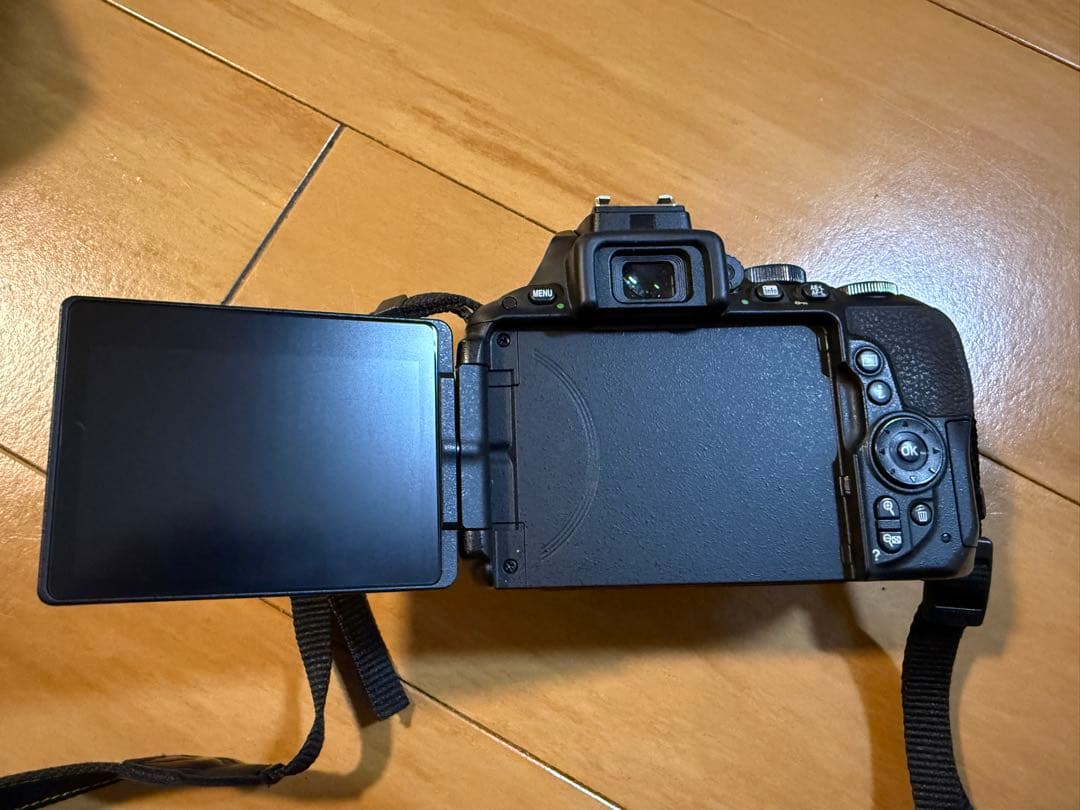 Nikon D5500 デジタル一眼レフカメラ バック付