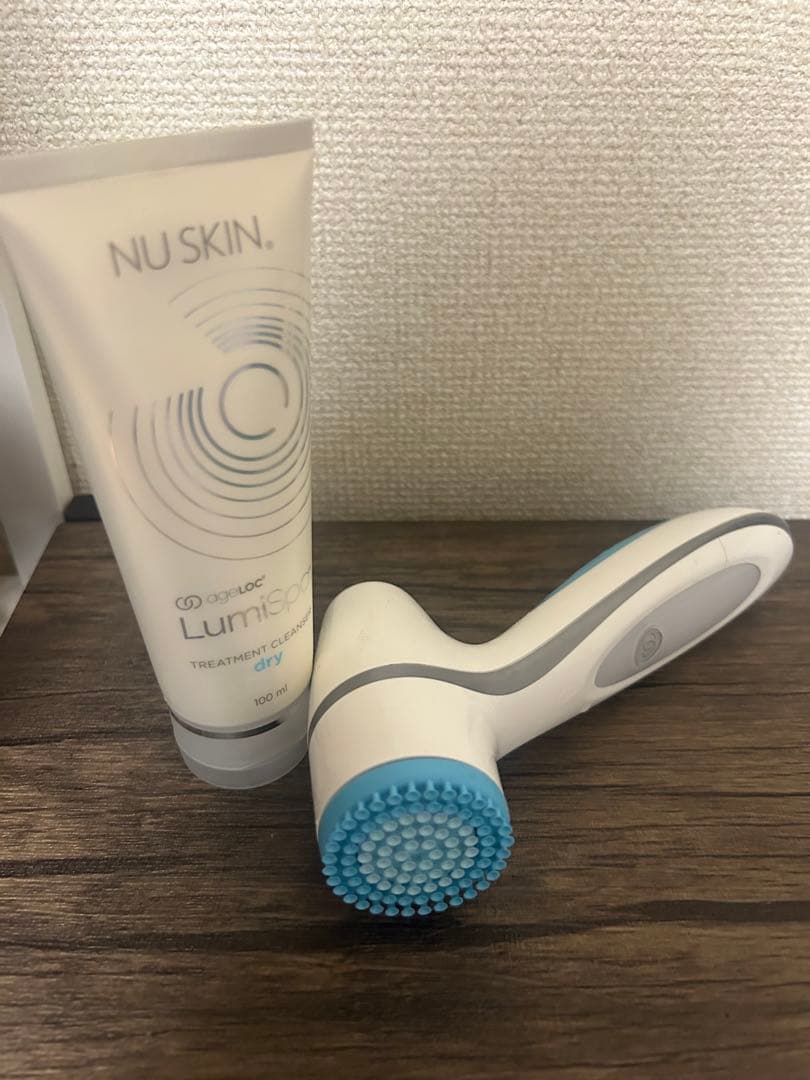 NU SKIN Lumispa 美顔器 トリートメントクリーム付き 97g