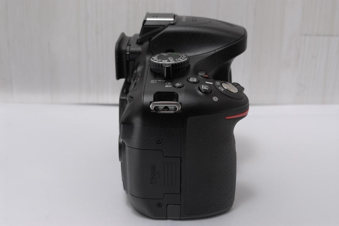 Ruracha 様　Nikon D5200 ダブルズームキット バリアングル液晶